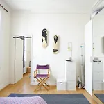 Near Montmartre Quiet & Bright Apartment